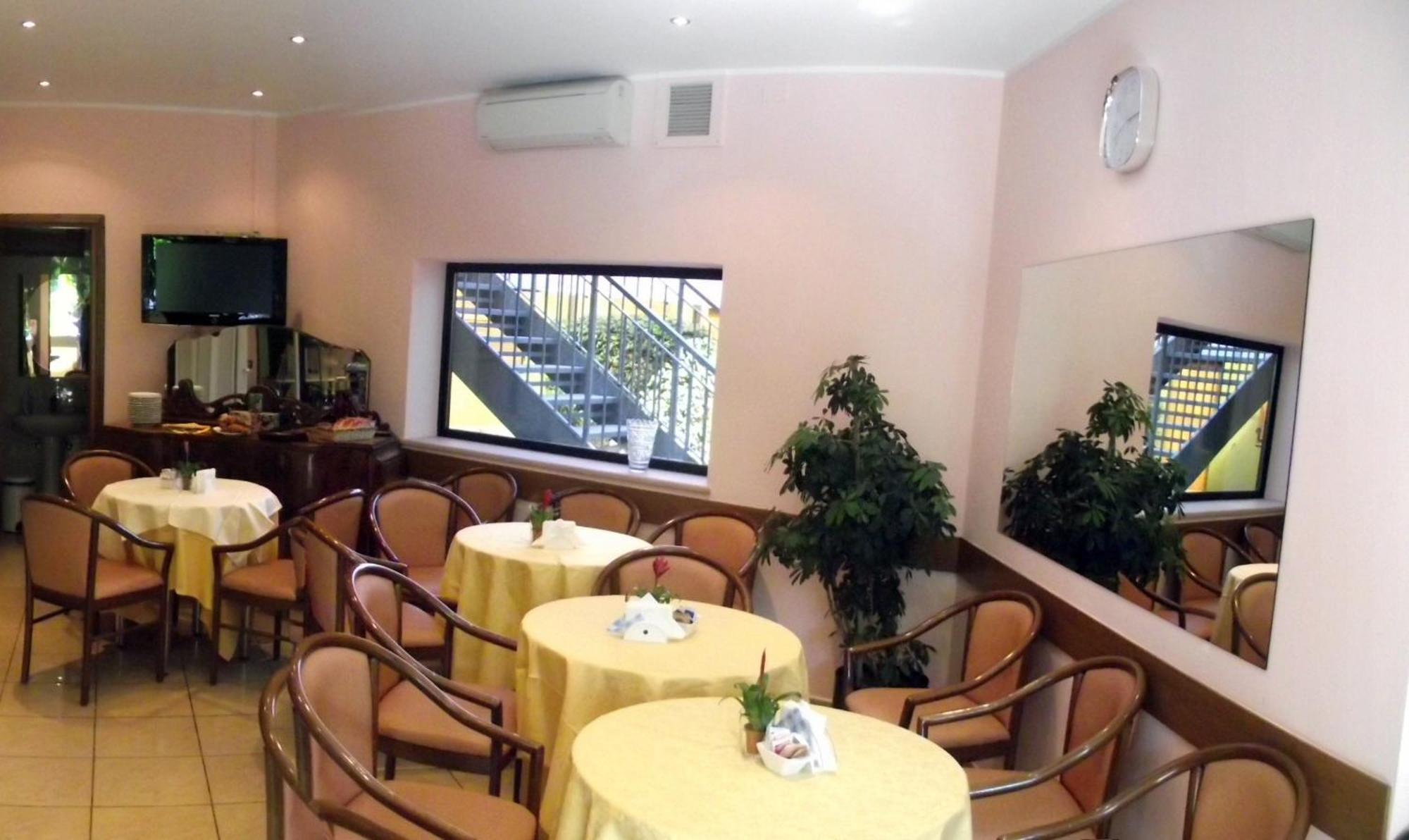Ovest Hotel 3*