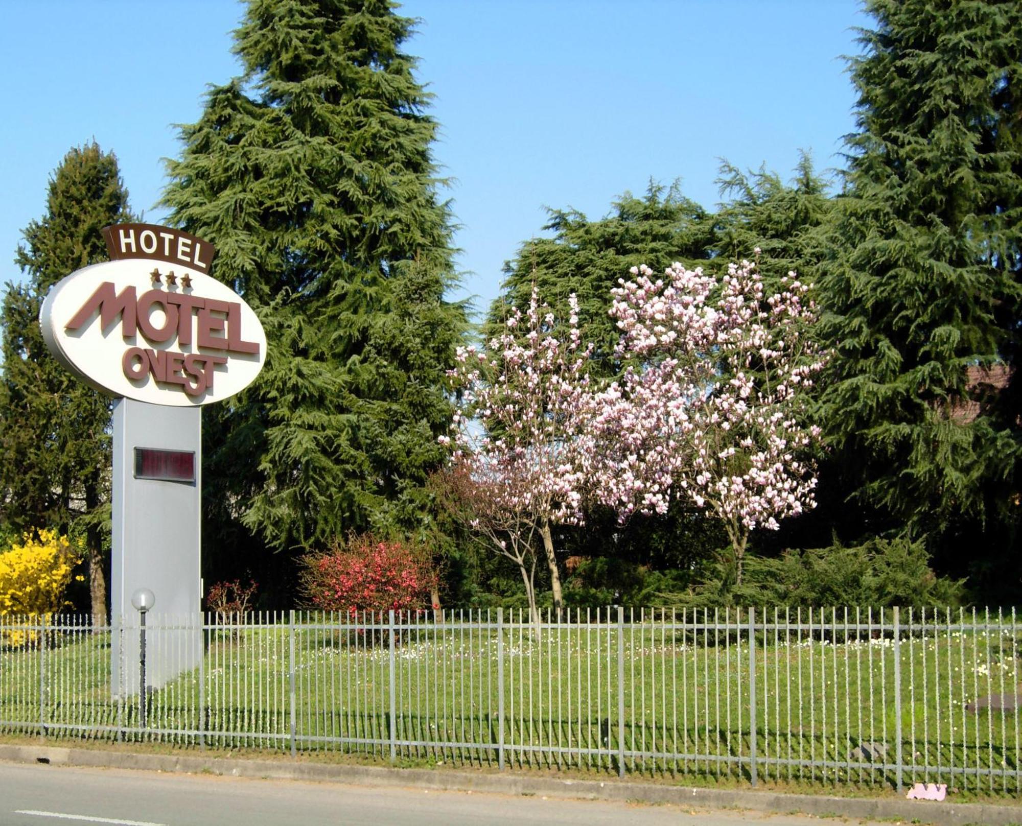 Ovest Hotel