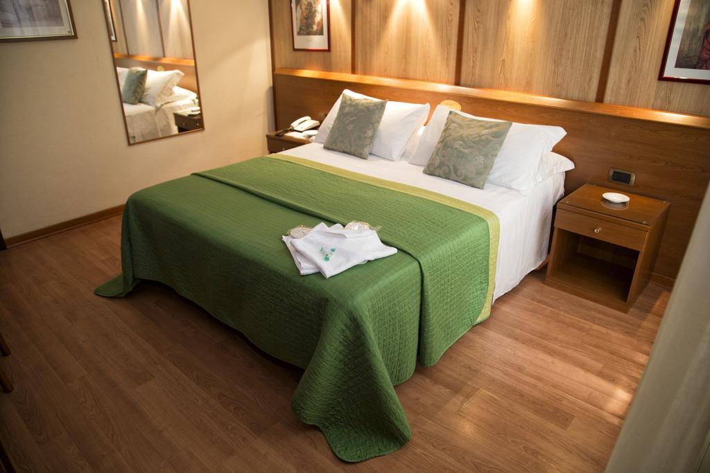 Hotel Ovest