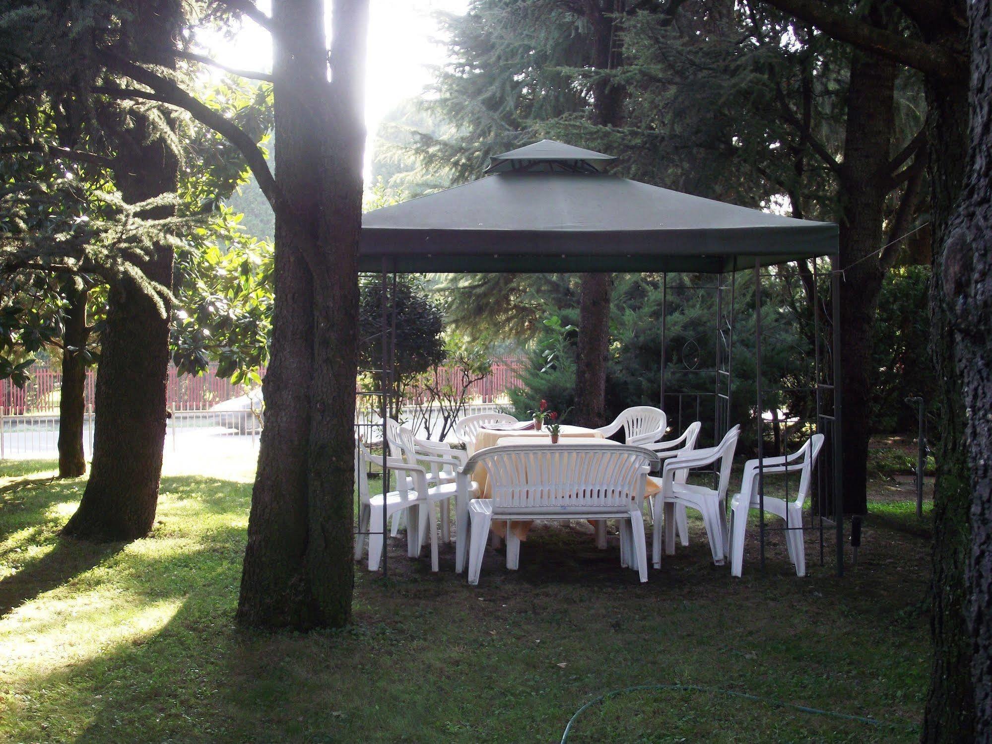 Ovest Hotel